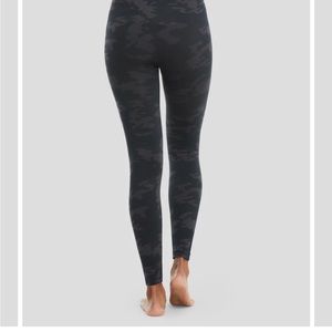 Black army SPANX leggings